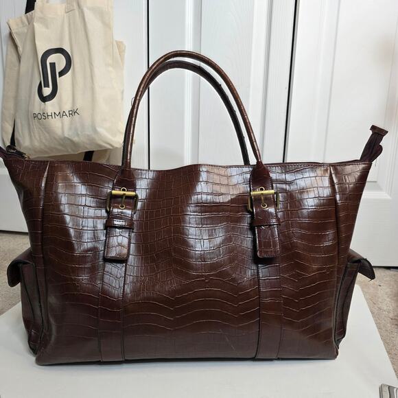 Bueno Large Overnight Leather Crocodile Print Travel Bag - Picture 2 of 12